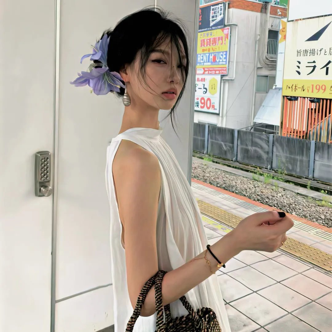 下山后,绝世美女非要拜我为师